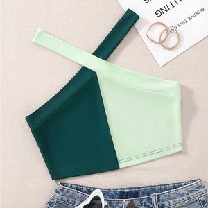 SHEIN two toned ribbed halter crop top